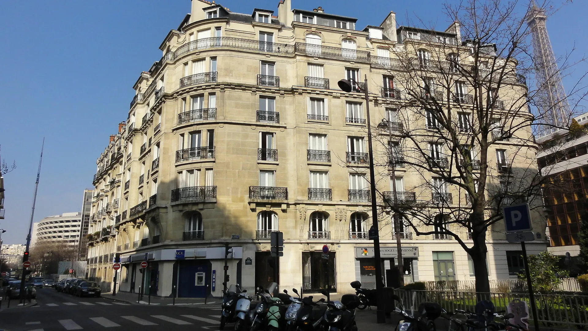 Paris Authentic Appartements Tour Eiffel Apartmán